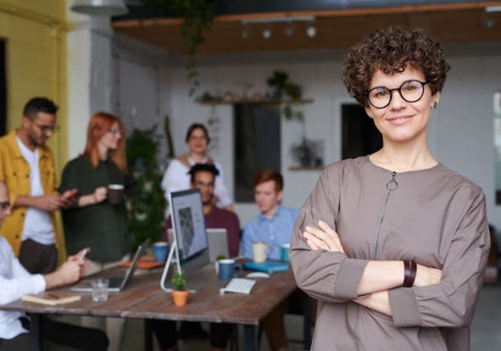 Estrategia Ascenso Laboral Liderazgo Promociones 1000x700